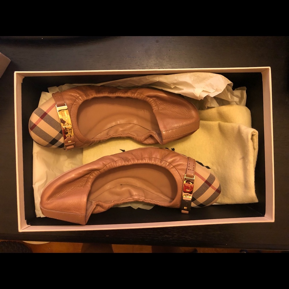 Burberry ballerina flats